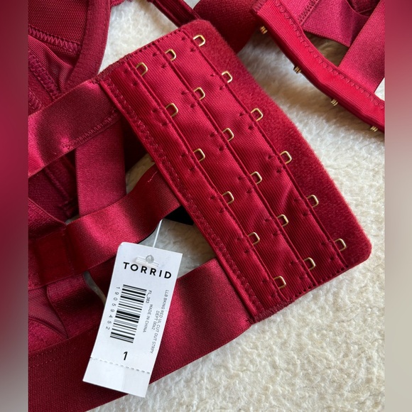 NWT Torrid Sexy Red Strappy Mesh Underwire Bra 1X - Picture 8 of 9